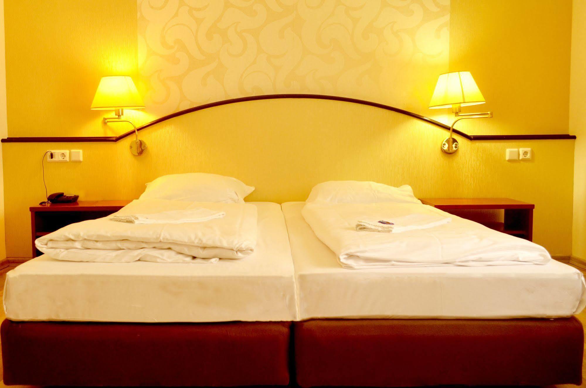 As Hotel Гёттинген Экстерьер фото