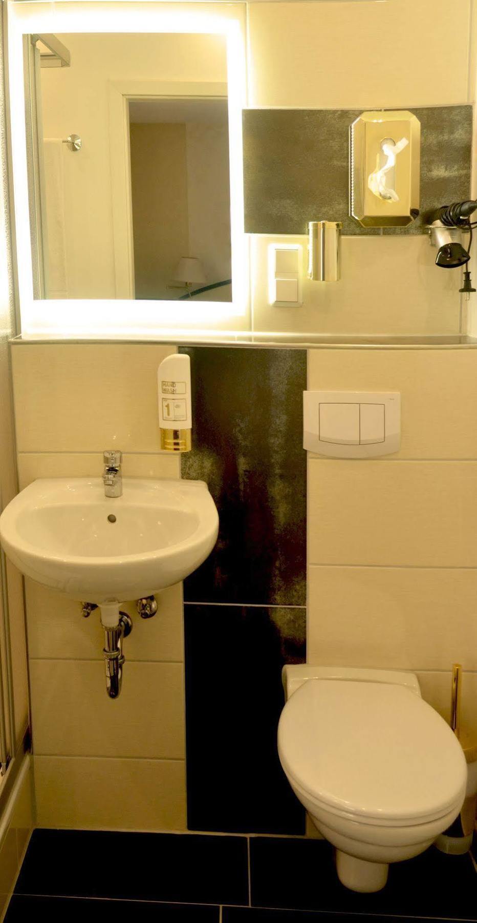 As Hotel Гёттинген Экстерьер фото